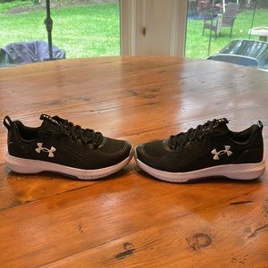 Under Armour Charged Sneakers size 9 *BRAND NEW*